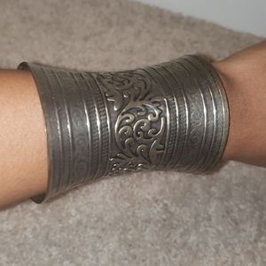 Wrist cuff